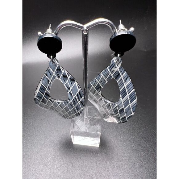 Black and White Diamond Earrings - Picture 2 of 6